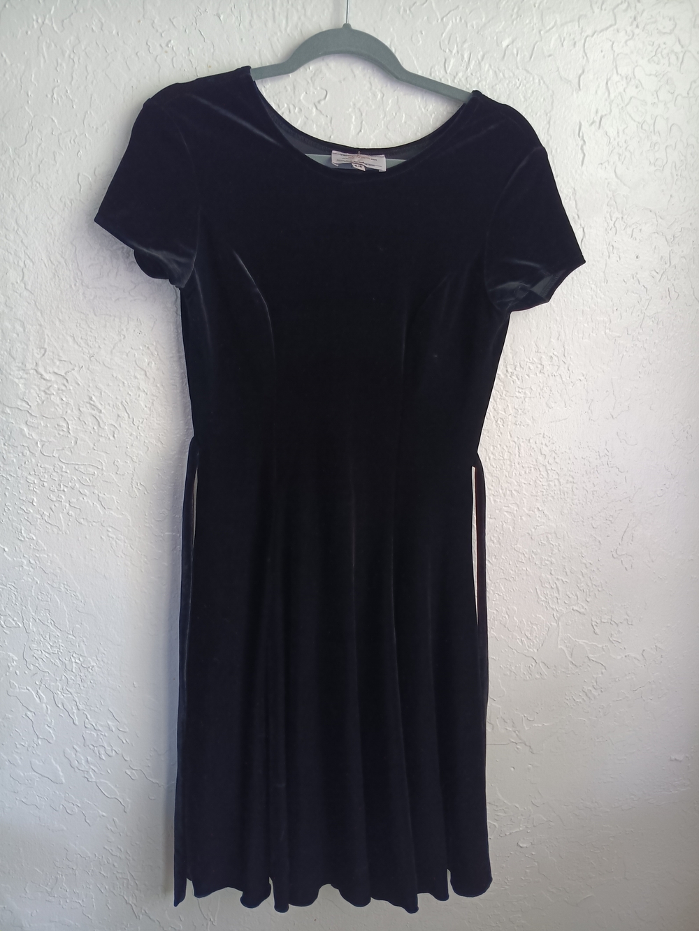 Women's Black Velvet Short-Sleeve Flash Style Midi Dress